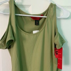Cold shoulder top in the color Sage
